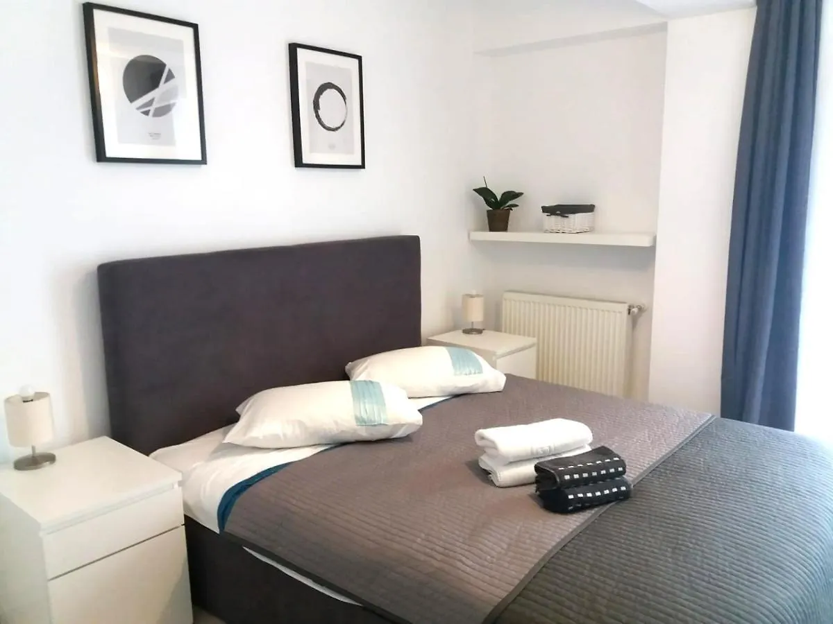 Airport Residence - Apartment Across From Otopeni Airport 0*,  Румыния