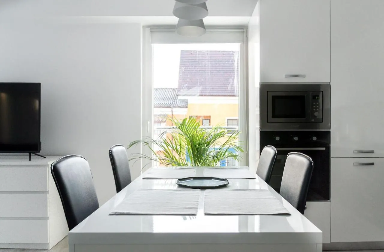 Airport Residence - Apartment Across From Otopeni Airport