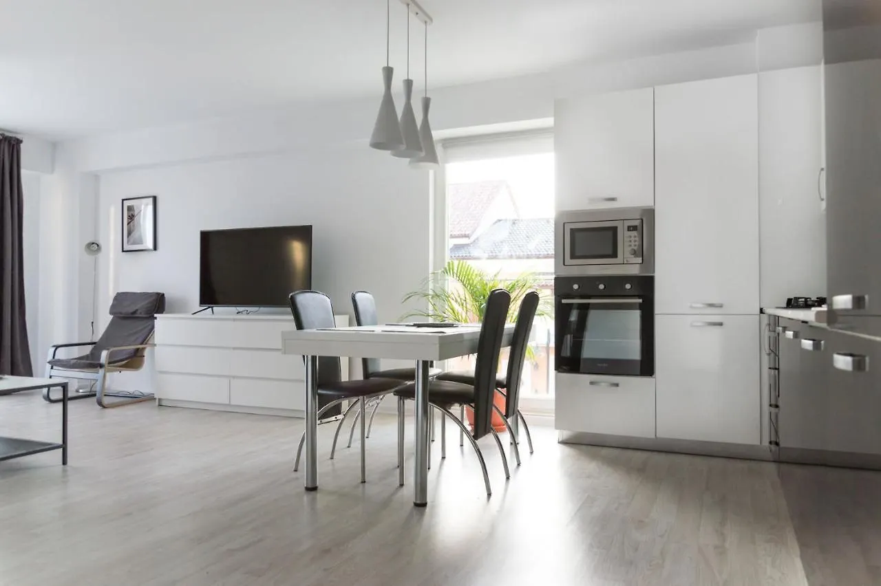 Airport Residence - Apartment Across From Otopeni Airport
